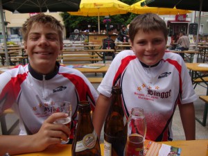 florian-und-philipp-im-radltrikot