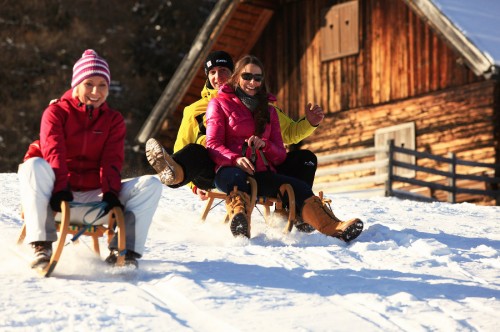 Rodeln im Winter im Lungau