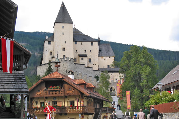 Burg Mauterndorf mit Burgmuseum